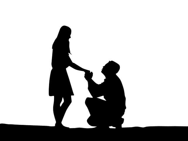 proposal-of-marriage-1724676_640